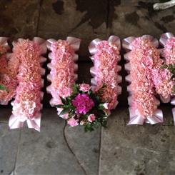 MASSED MUM LETTER TRIBUTE